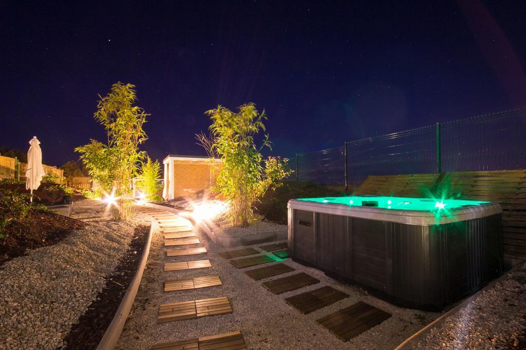 Camping Adria Mobile Homes In Camping Kastanija Novigrad  ภายนอก รูปภาพ