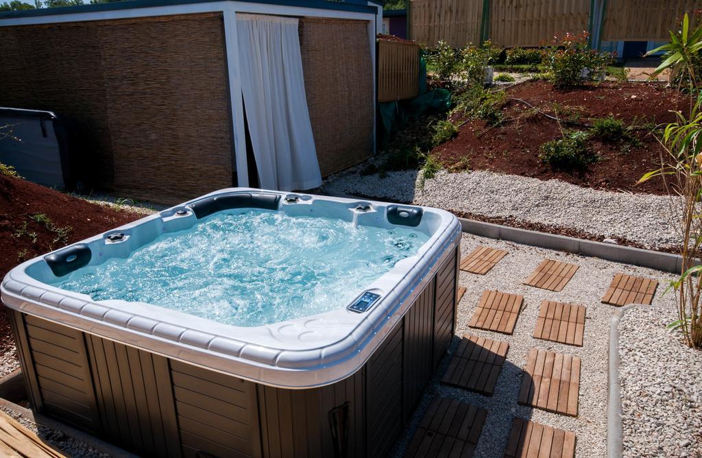 Camping Adria Mobile Homes In Camping Kastanija Novigrad  ภายนอก รูปภาพ