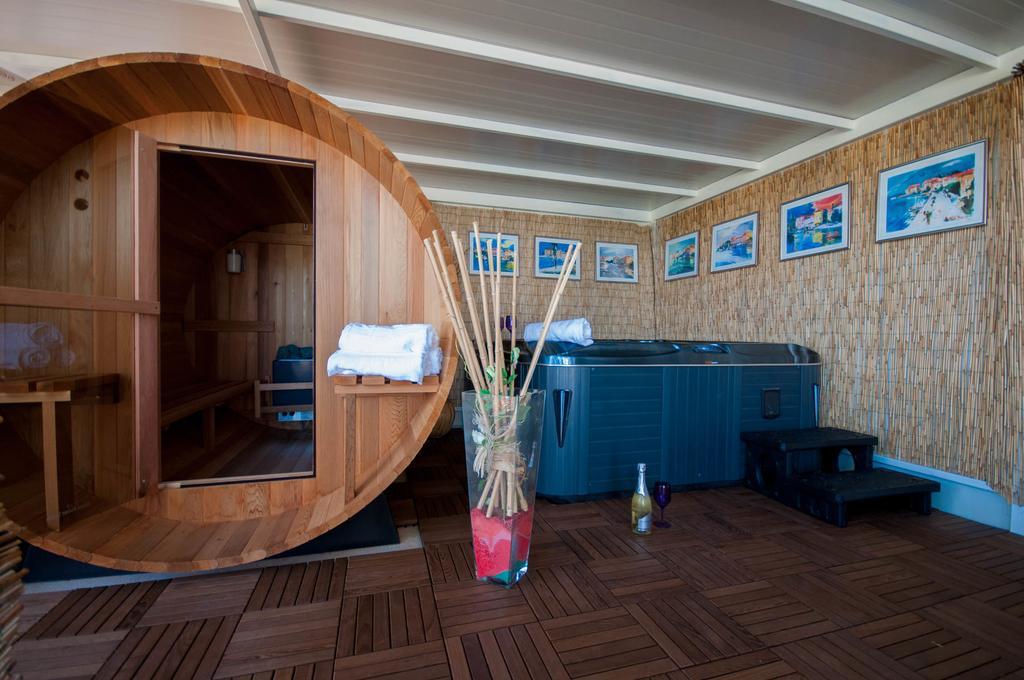 Camping Adria Mobile Homes In Camping Kastanija Novigrad  ภายนอก รูปภาพ
