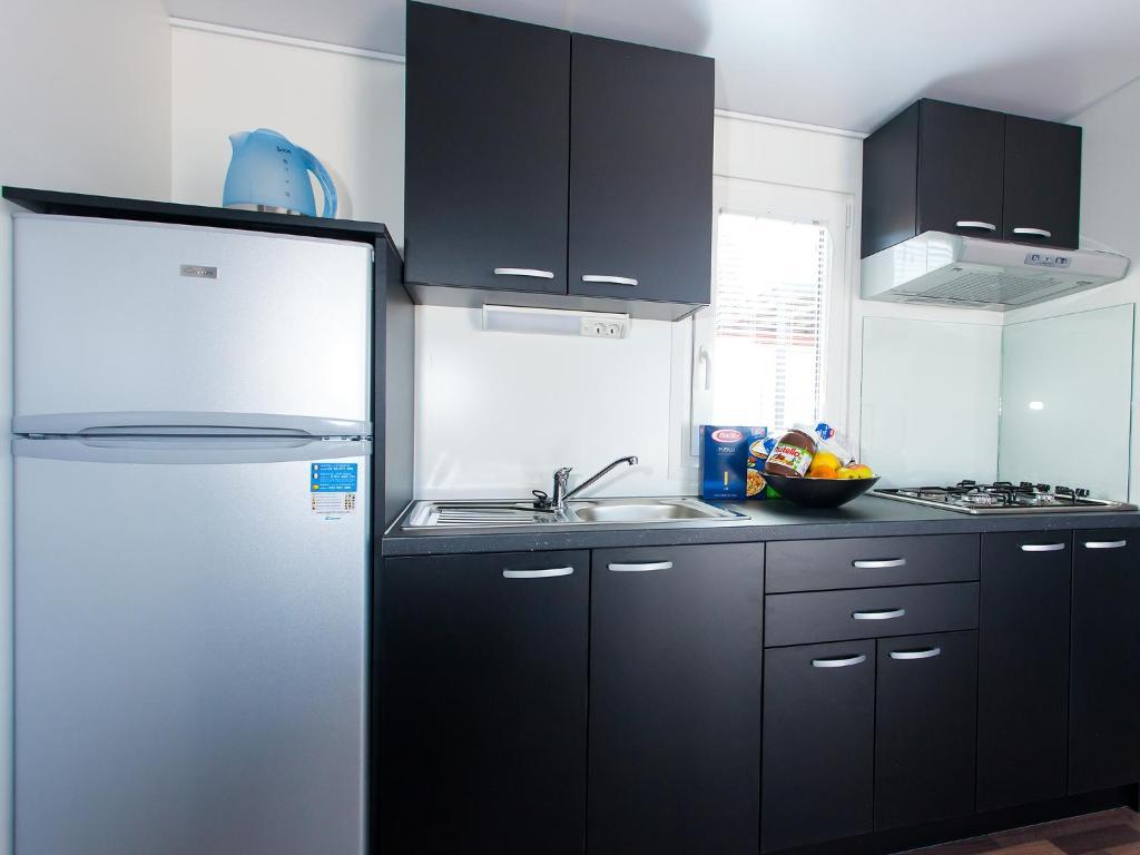Camping Adria Mobile Homes In Camping Kastanija Novigrad  ห้อง รูปภาพ