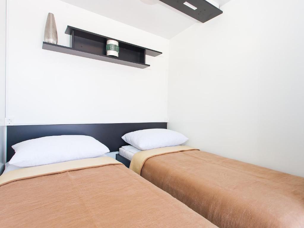 Camping Adria Mobile Homes In Camping Kastanija Novigrad  ห้อง รูปภาพ