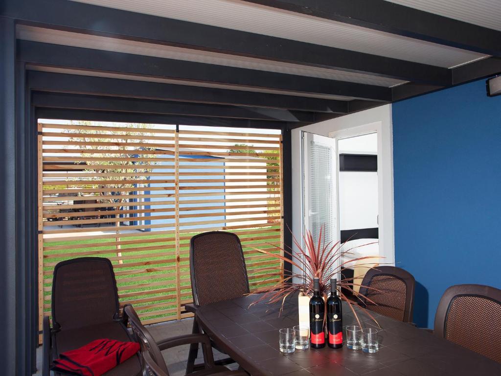 Camping Adria Mobile Homes In Camping Kastanija Novigrad  ภายนอก รูปภาพ