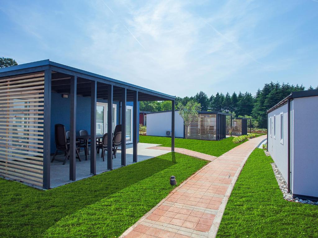 Camping Adria Mobile Homes In Camping Kastanija Novigrad  ภายนอก รูปภาพ