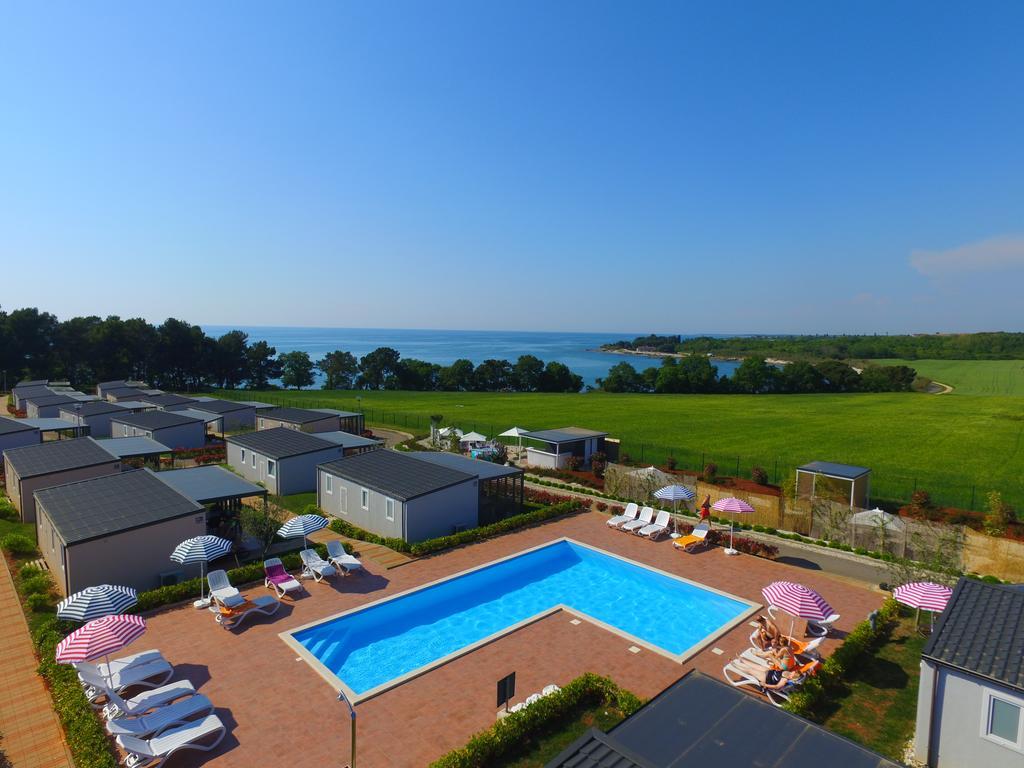 Camping Adria Mobile Homes In Camping Kastanija Novigrad  ภายนอก รูปภาพ