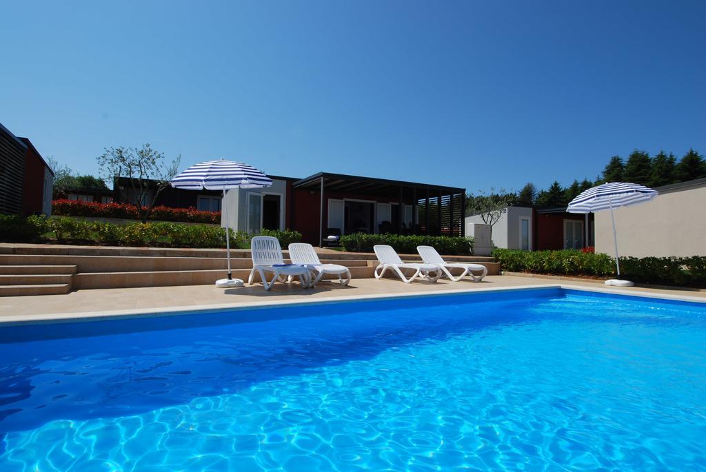 Camping Adria Mobile Homes In Camping Kastanija Novigrad  ภายนอก รูปภาพ