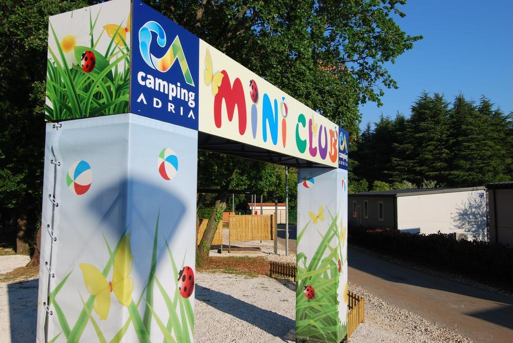 Camping Adria Mobile Homes In Camping Kastanija Novigrad  ภายนอก รูปภาพ