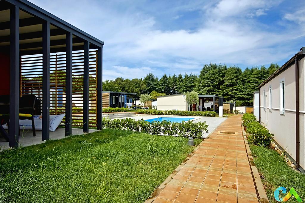 Camping Adria Mobile Homes In Camping Kastanija Novigrad  ภายนอก รูปภาพ