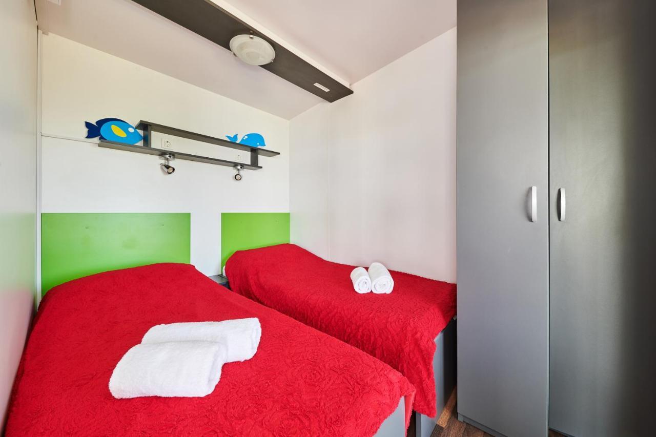 Camping Adria Mobile Homes In Camping Kastanija Novigrad  ภายนอก รูปภาพ