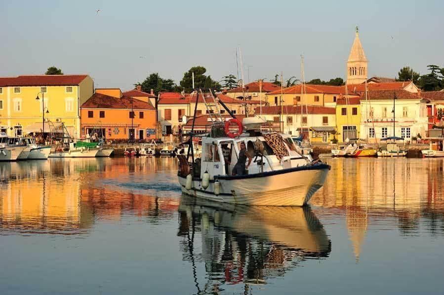 Camping Adria Mobile Homes In Camping Kastanija Novigrad  ภายนอก รูปภาพ